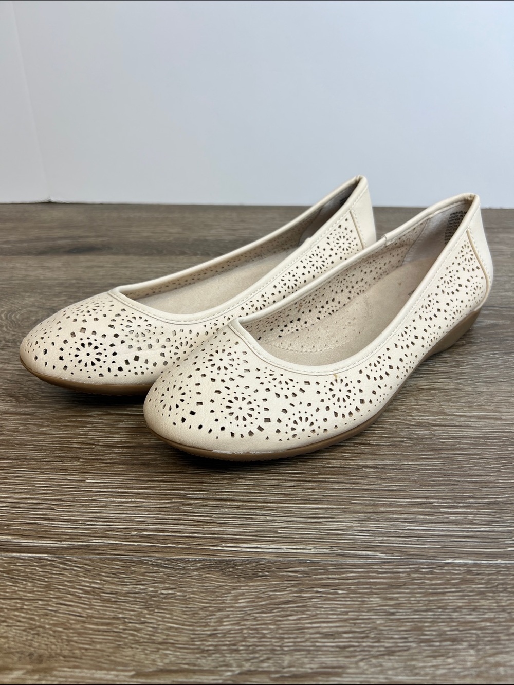 Croft & Barrow Ortholite Perforated Flats | Cream Comfort Ballet Shoes | 8.5